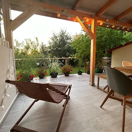 Kisvirag Vendeghaz Semesterbostad