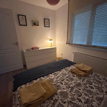 Kisvirag Vendeghaz Semesterbostad *