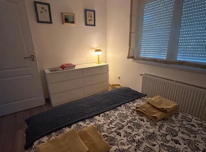 Kisvirag Vendeghaz 度假居 *